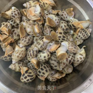 椒盐花螺的做法步骤：1