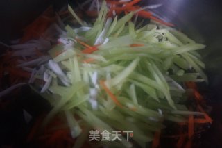 轻炒春意缤纷彩蔬的做法步骤：7