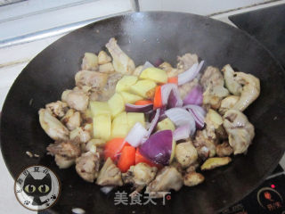 土豆烧鸡的做法步骤：4