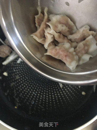 沙茶鱼皮饺拼牛筋丸的做法步骤：8
