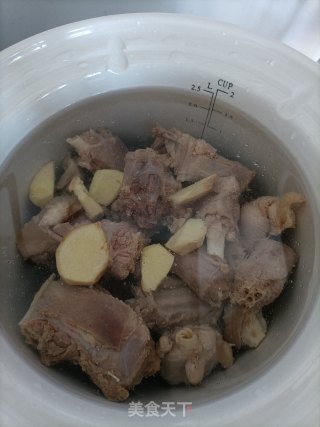 酸梅鹅汤的做法步骤：3