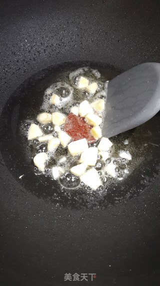 蒜炒甜麦菜的做法步骤：4