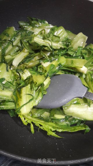 蒜炒甜麦菜的做法步骤：6