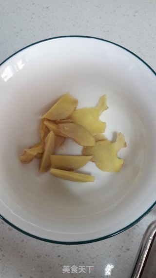 茶树菇炖鸡的做法步骤：2
