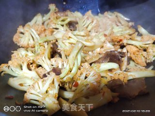 香辣香肠炒花菜的做法步骤：6