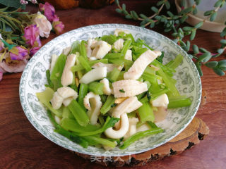芹菜炒鱿鱼的做法步骤：9