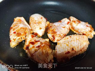 香辣鸡中翅的做法步骤：2