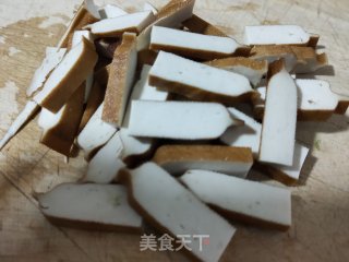 蒜薹香干炒鸡蛋的做法步骤：2