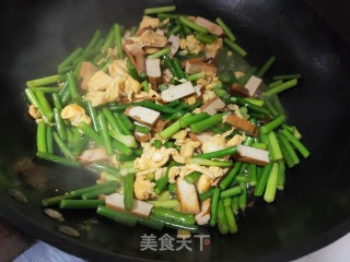 蒜薹香干炒鸡蛋的做法步骤：9