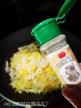 一锅出的酸菜汤大花卷的做法步骤：7