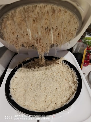 一锅出的酸菜汤大花卷的做法步骤：11