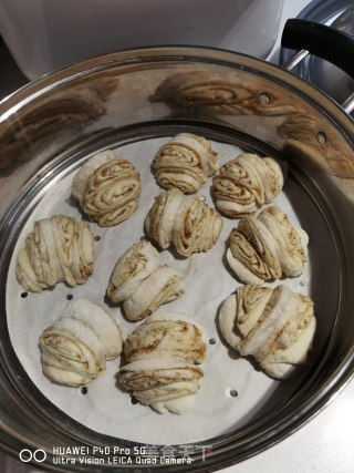 一锅出的酸菜汤大花卷的做法步骤：18