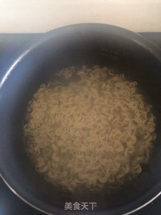 泡椒拉面的做法步骤：1