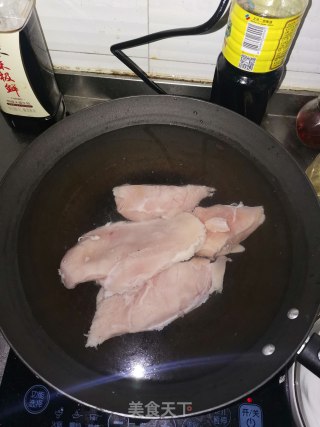 白斩鸡胸的做法步骤：3