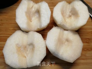 新年遇上情人节刷爆朋友圈的美食～红酒炖雪梨的做法步骤：3