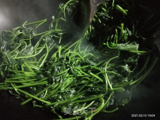 清炒地瓜苗的做法步骤：5