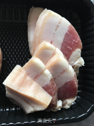 排骨咸肉冬笋腐竹汤的做法步骤：3