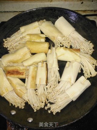 金针菇豆皮卷的做法步骤：14