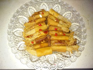 金针菇豆皮卷的做法步骤：17