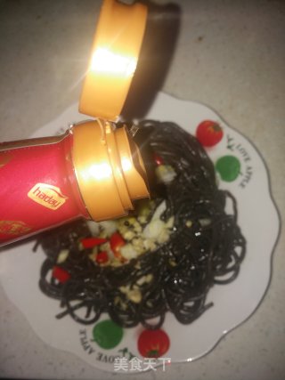 凉拌蕨根粉的做法步骤：9