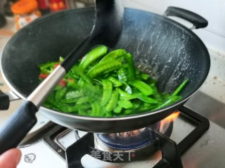 清炒荷兰豆的做法步骤：3
