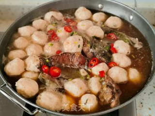 鲢鱼煮鱼丸的做法步骤：8