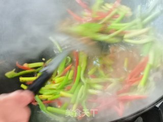 蒜苗炒牛肚的做法步骤：4