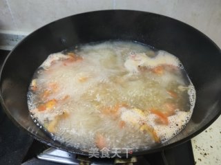 牛肉鳞虾鸡蛋面的做法步骤：8