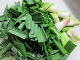 酱肉炒大蒜的做法步骤：3