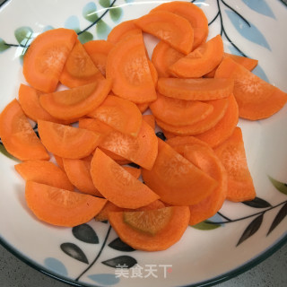 香葱胡萝卜炒土豆片的做法步骤：3