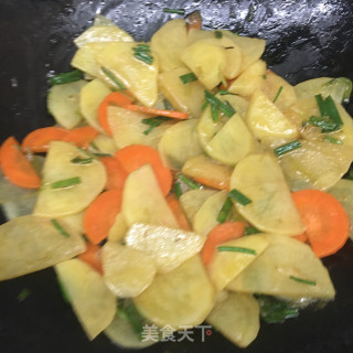 香葱胡萝卜炒土豆片的做法步骤：10