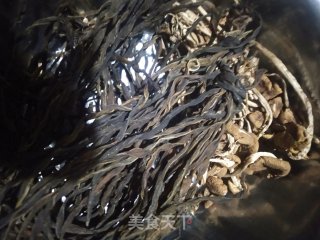干豇豆乌骨鸡汤。的做法步骤：2