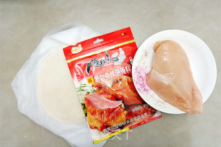 奥尔良鸡肉饼（手抓饼版）的做法步骤：1