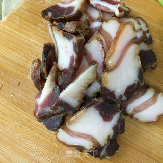 腊肉炒西芹的做法步骤：2