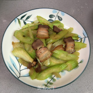 腊肉炒西芹的做法步骤：7