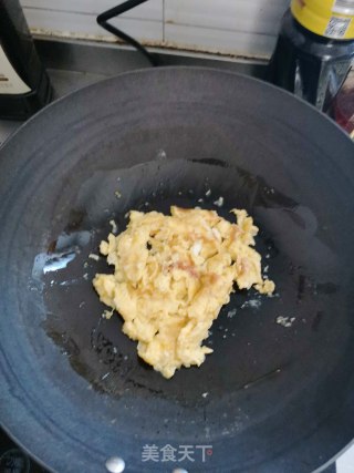 西红柿鸡蛋尖椒拌面的做法步骤：2