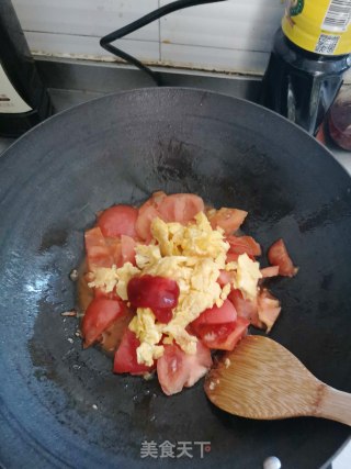 西红柿鸡蛋尖椒拌面的做法步骤：3