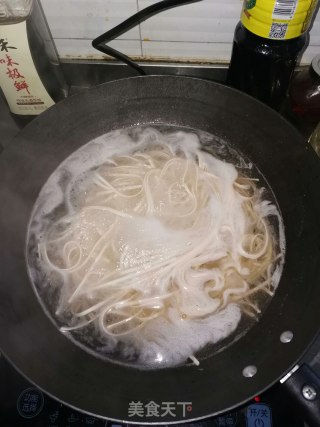 西红柿鸡蛋尖椒拌面的做法步骤：8