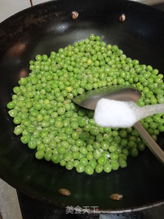 豌豆炒肉丝的做法步骤：4