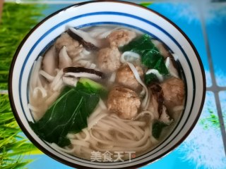 肉丸香菇汤面的做法步骤：7