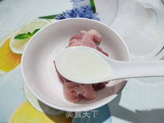 空气炸锅烤牙签肉串串的做法步骤：1