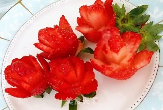 草莓玫瑰花的做法步骤：6