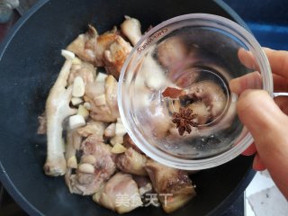 栗蘑土豆炖鸡的做法步骤：6