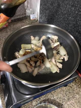 美味小炒肉的做法步骤：2