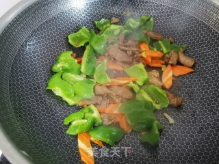 肉片炒青椒的做法步骤：9