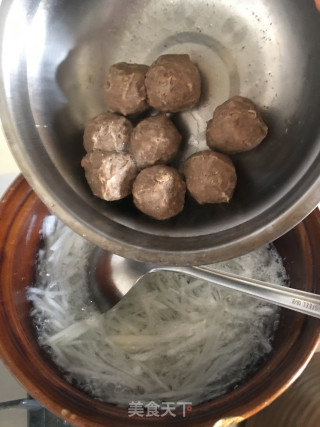 牛筋丸春萝卜汤的做法步骤：6
