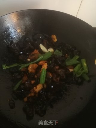 木耳炒肉的做法步骤：13