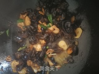 木耳炒肉的做法步骤：14