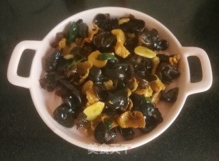 木耳炒肉的做法步骤：15