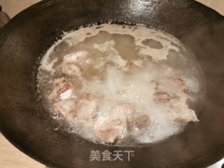 糖醋排骨的做法步骤：1